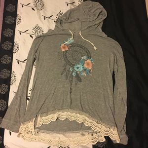 Live to be Spoiled, pullover